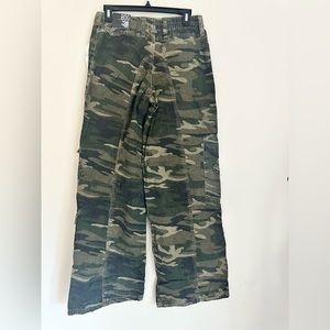 BDG Camo Y2K Low Rise Cargo
Pants